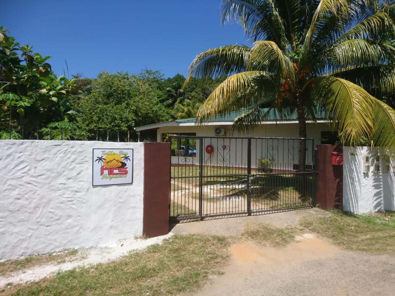 Hcs Bungalows Turtle Bay Rustic Bungalow Au Cap Екстер'єр фото