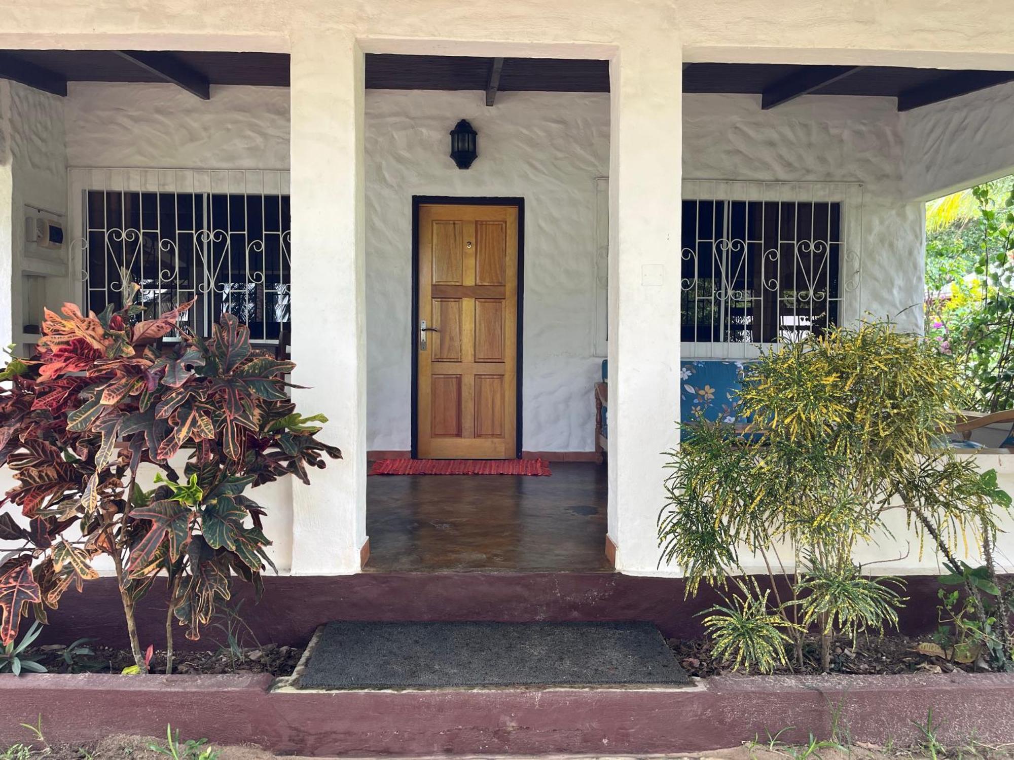 Hcs Bungalows Turtle Bay Rustic Bungalow Au Cap Екстер'єр фото
