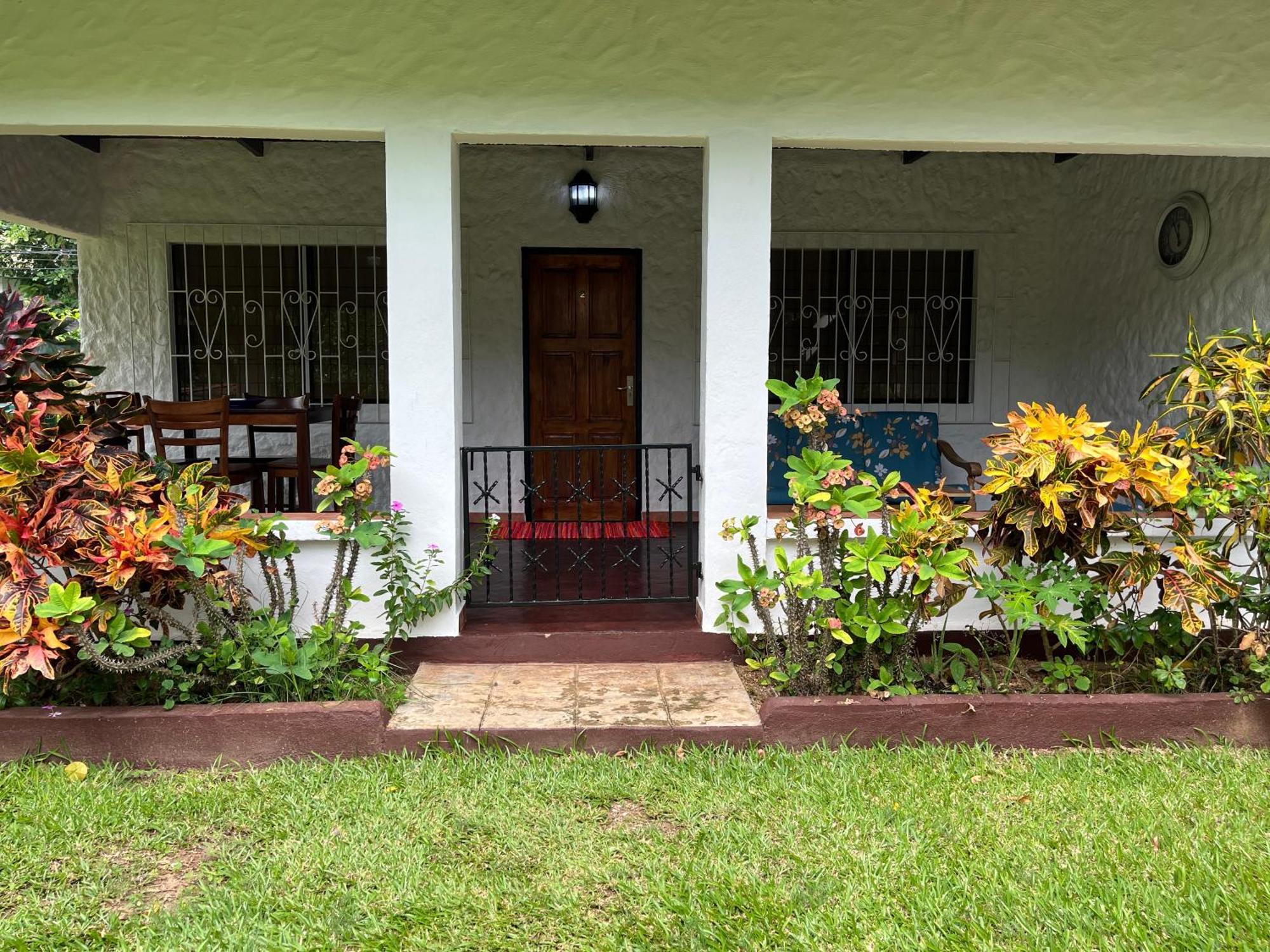 Hcs Bungalows Turtle Bay Rustic Bungalow Au Cap Екстер'єр фото